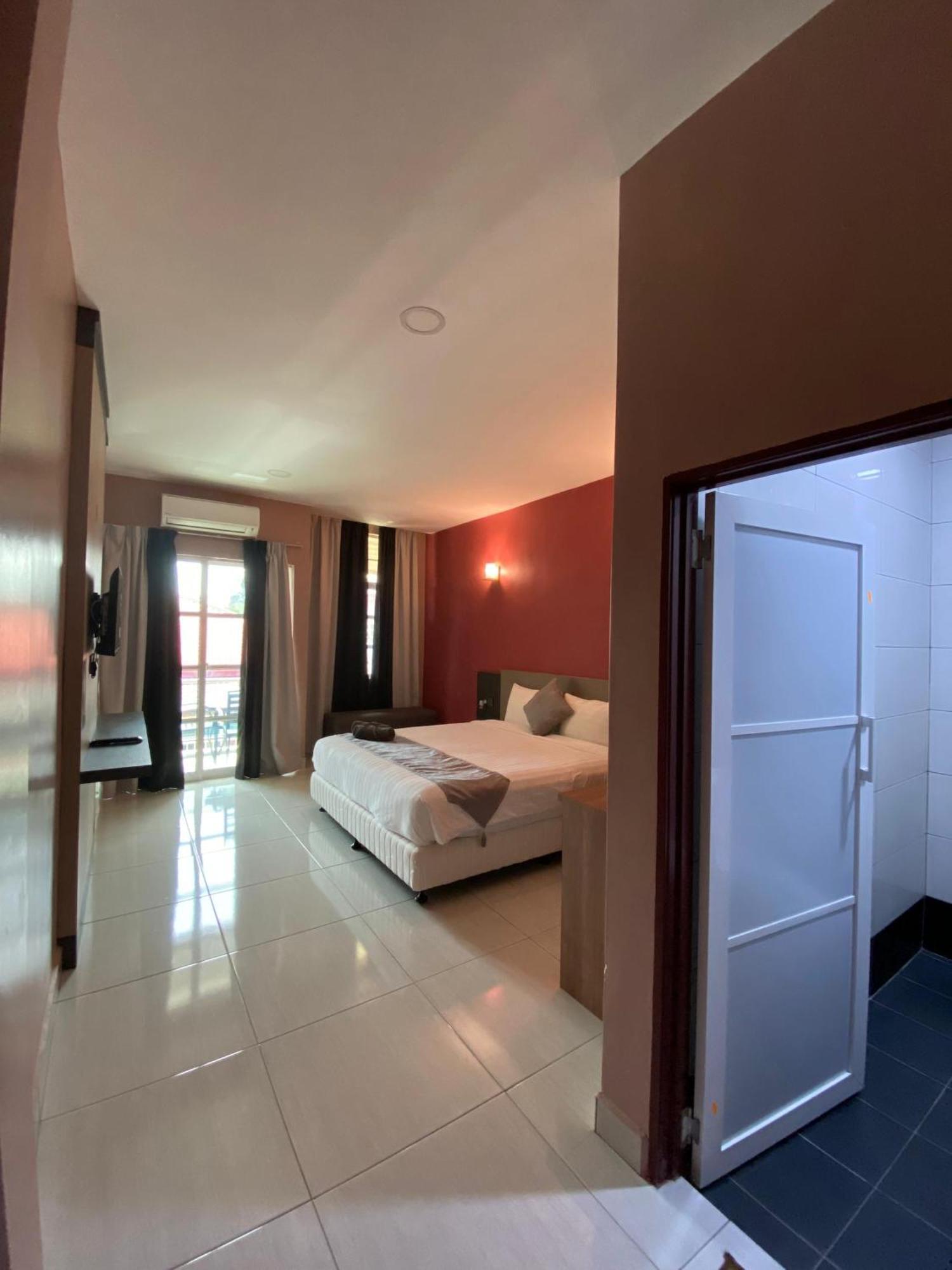Grand Village Inn Pantai Cenang  Exterior foto