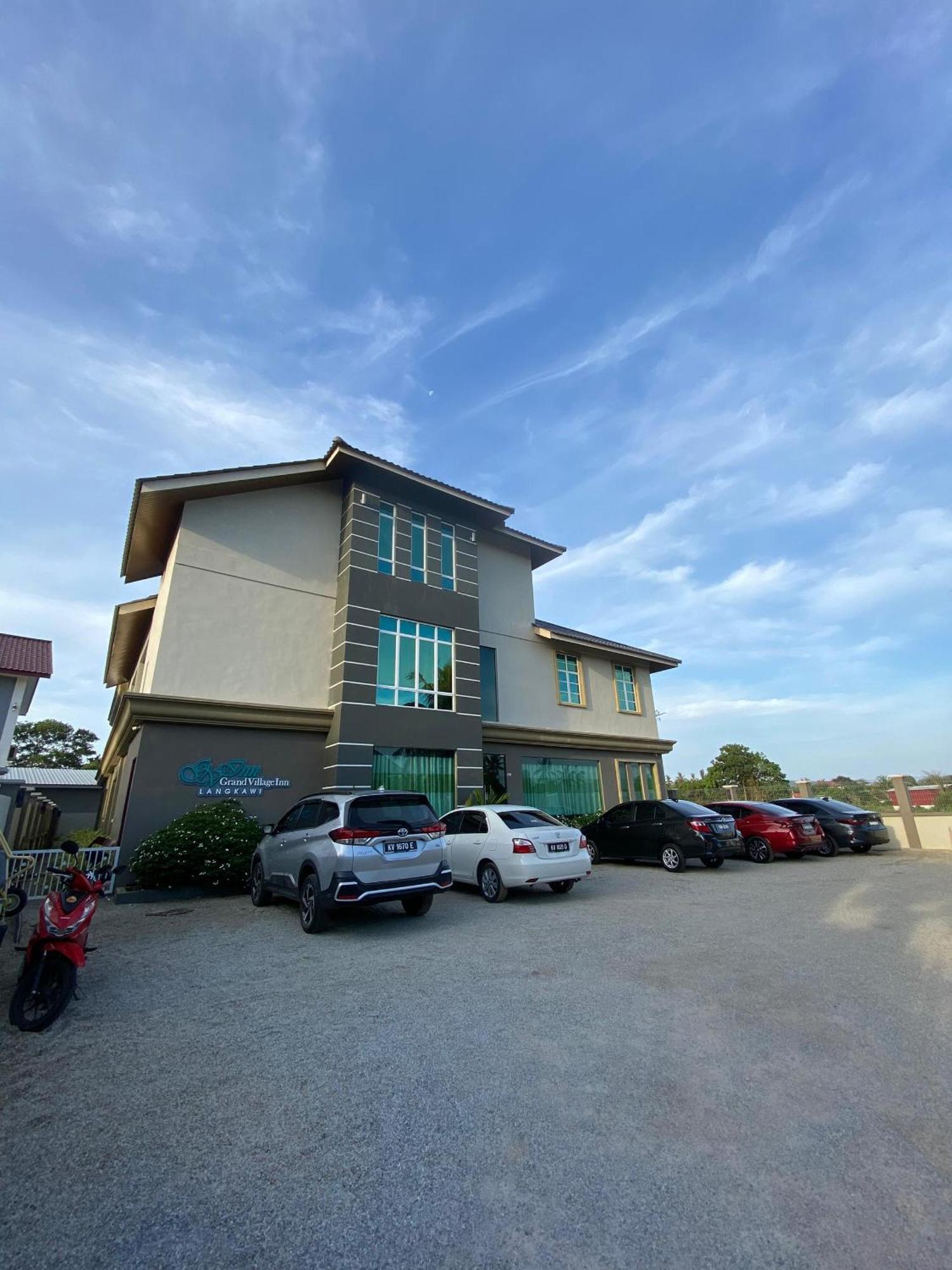 Grand Village Inn Pantai Cenang  Exterior foto